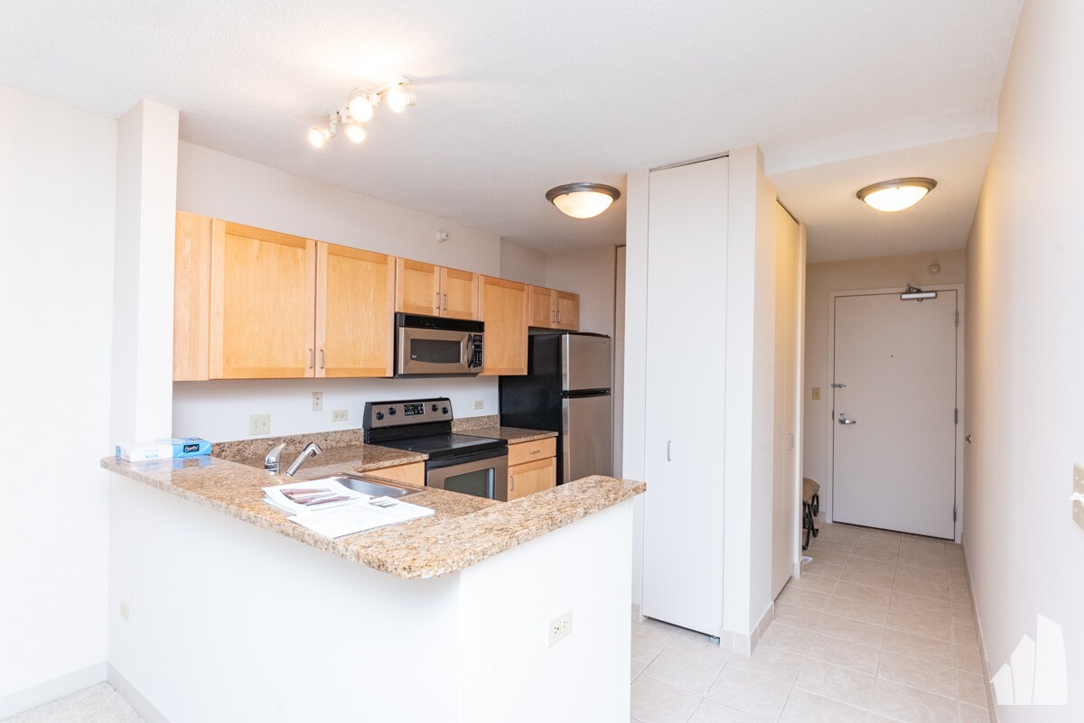 Building Photo - 222 N Columbus Dr