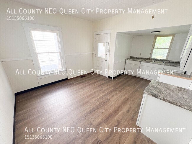 Building Photo - 126 Wroe Ave