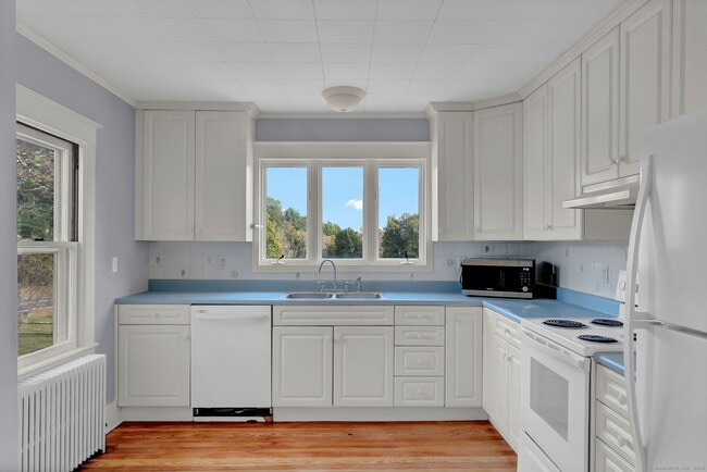 Building Photo - 69 Westledge Rd