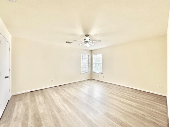 Building Photo - 2214 Bristol Bend Ln