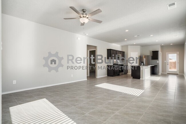 Building Photo - Lease Pending - Please apply at your own d...