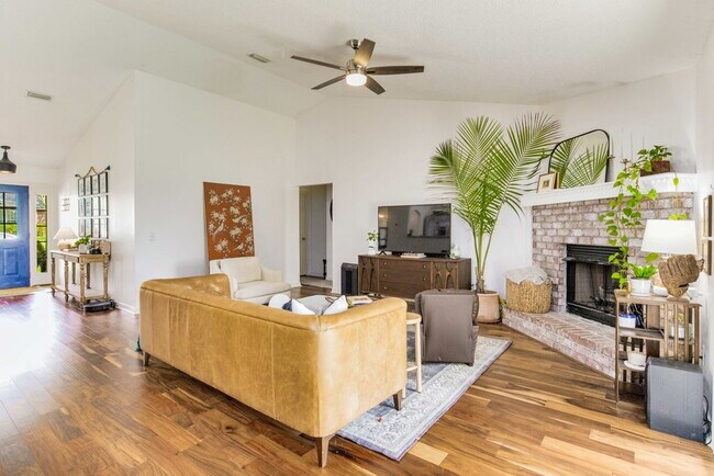 Building Photo - Available first week of May!