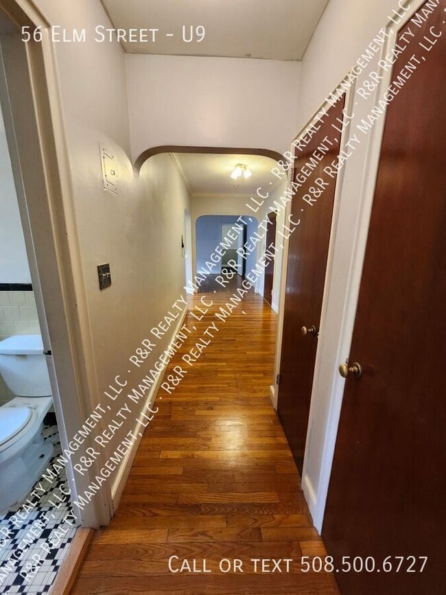 Building Photo - 56 Elm St