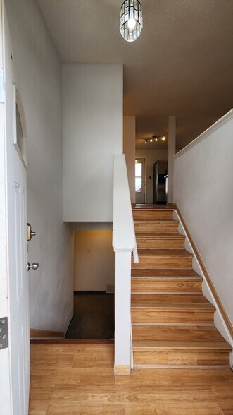 Building Photo - 2228 Fernwood Drive