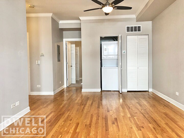 Building Photo - 521 W Belmont Ave