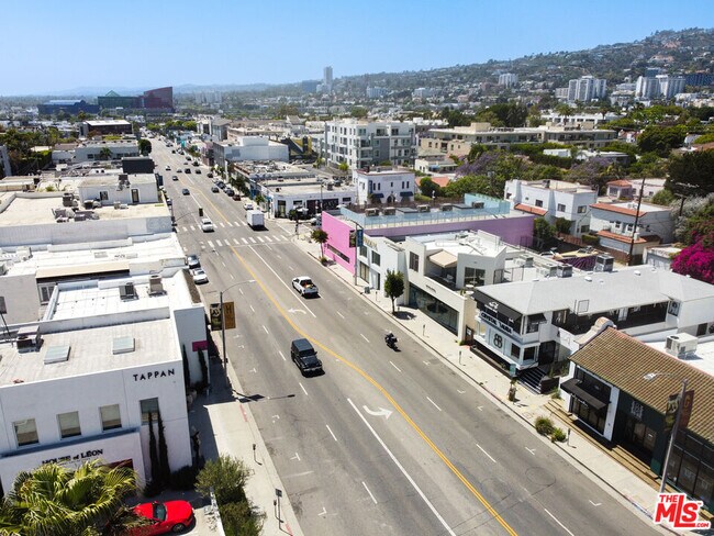 Building Photo - 642 N La Jolla Ave