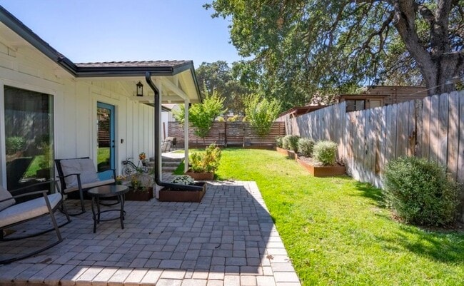 Building Photo - 2 bedroom 1 bath