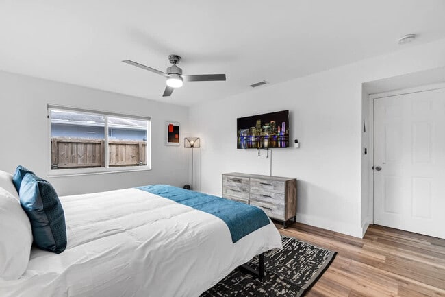 Building Photo - 3151 NW 69th St