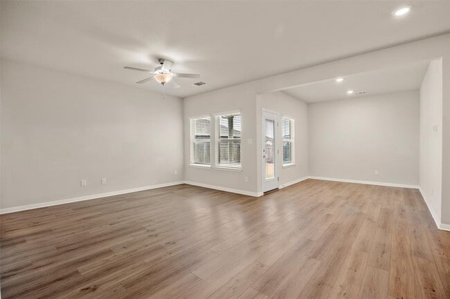 Building Photo - 202 Fairmeadow Downs Dr