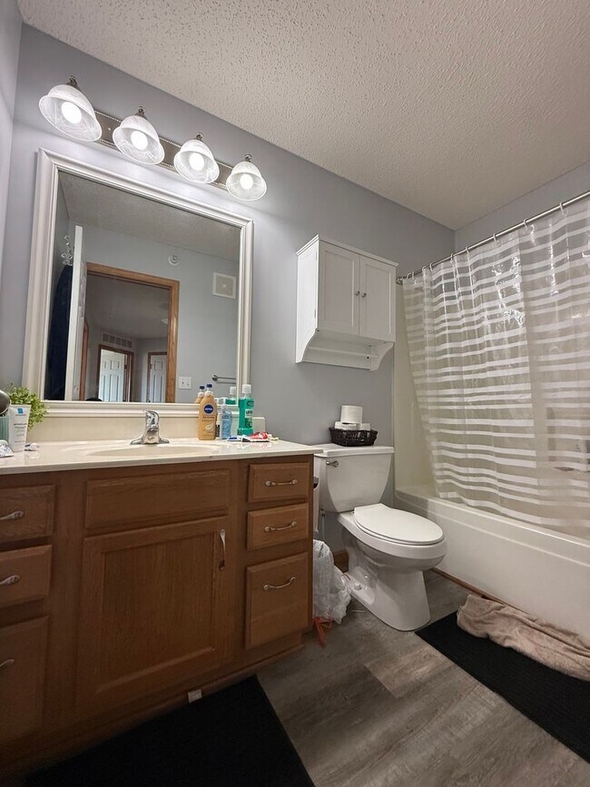 Building Photo - 14649 Sapphire Way