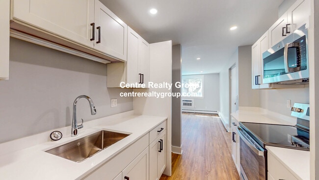 Building Photo - 132 Sherman St