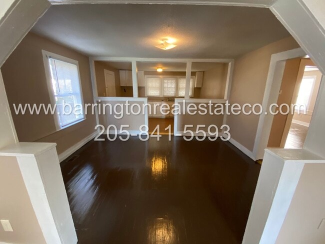 Building Photo - 913 Green St