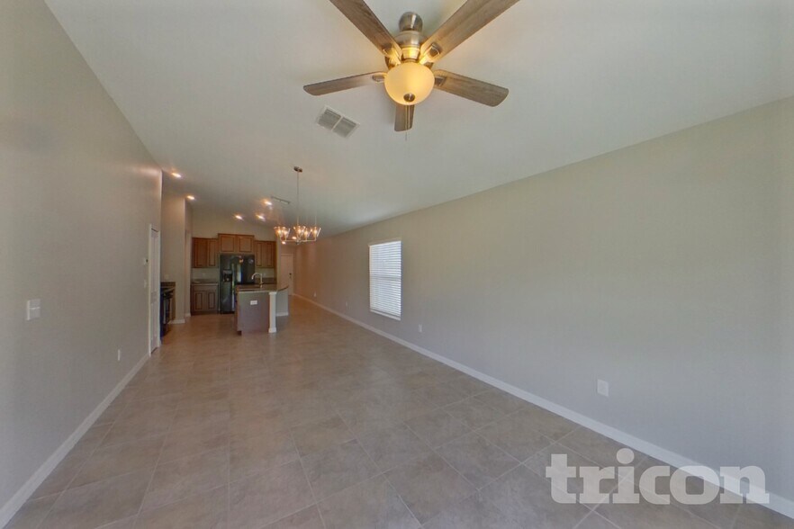 Building Photo - 5151 White Chicory Dr