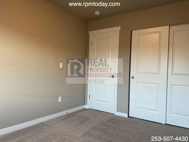 Building Photo - Vincent - 1539-1541 (Rainier Group)