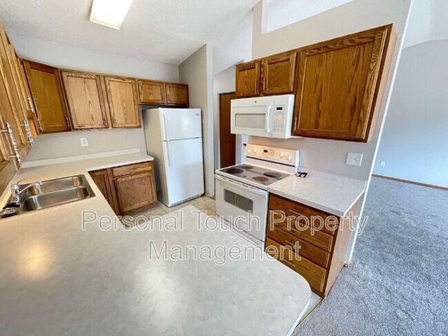 Building Photo - 2510 Amber Valley Ct S