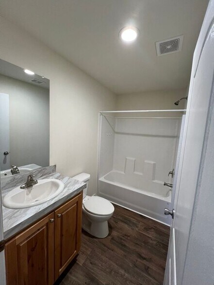 Building Photo - 2105 13th St