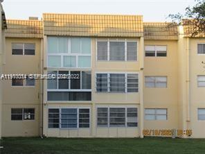 Building Photo - 8400 Sunrise Lakes Blvd