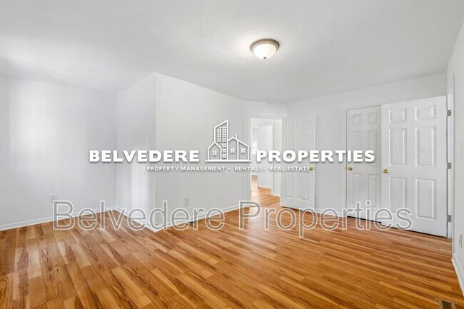 Building Photo - 2220 Bradley St