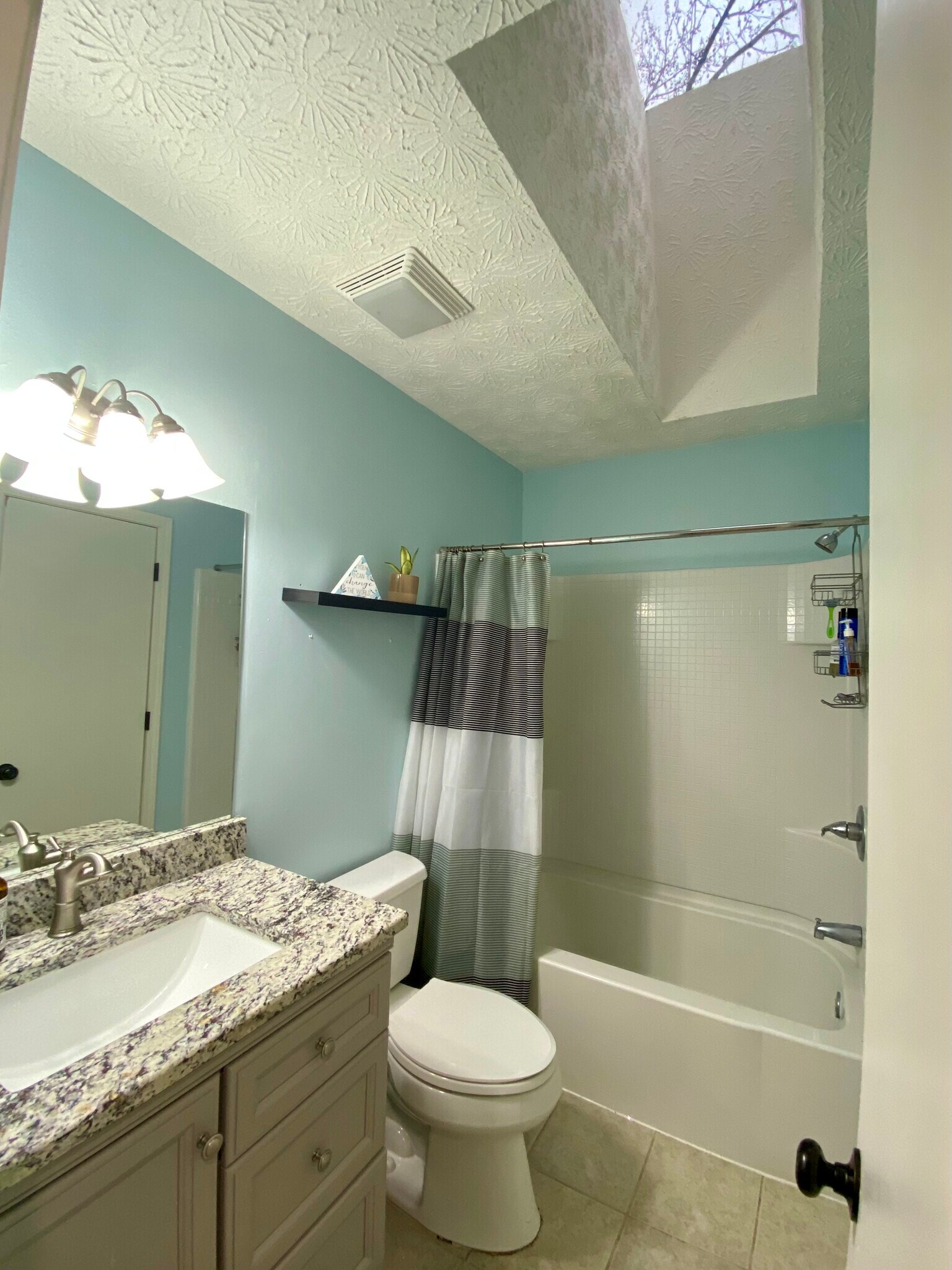 Building Photo - 1095 Mountain Springs Dr NW