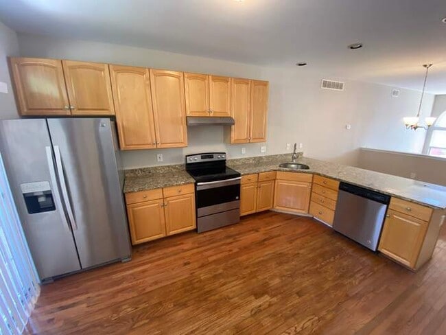 Building Photo - AVAILABLE NOW! -16 Thomas Ln N, Newark, DE...