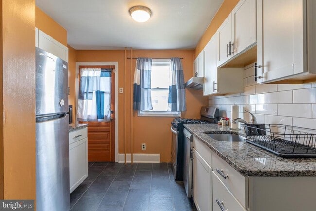 Building Photo - 511 Garfield Ave