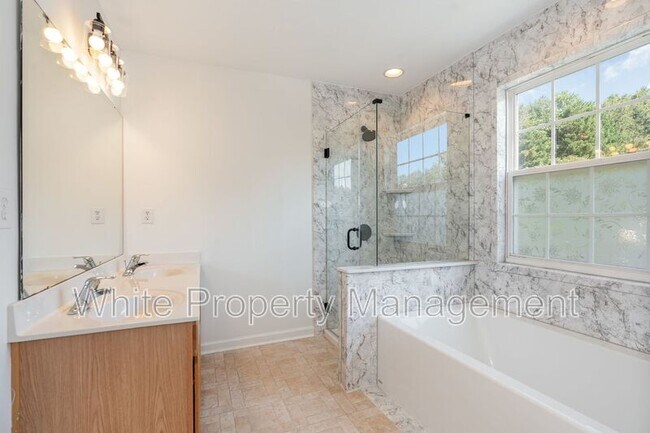 Building Photo - 815 Haymarket Pl