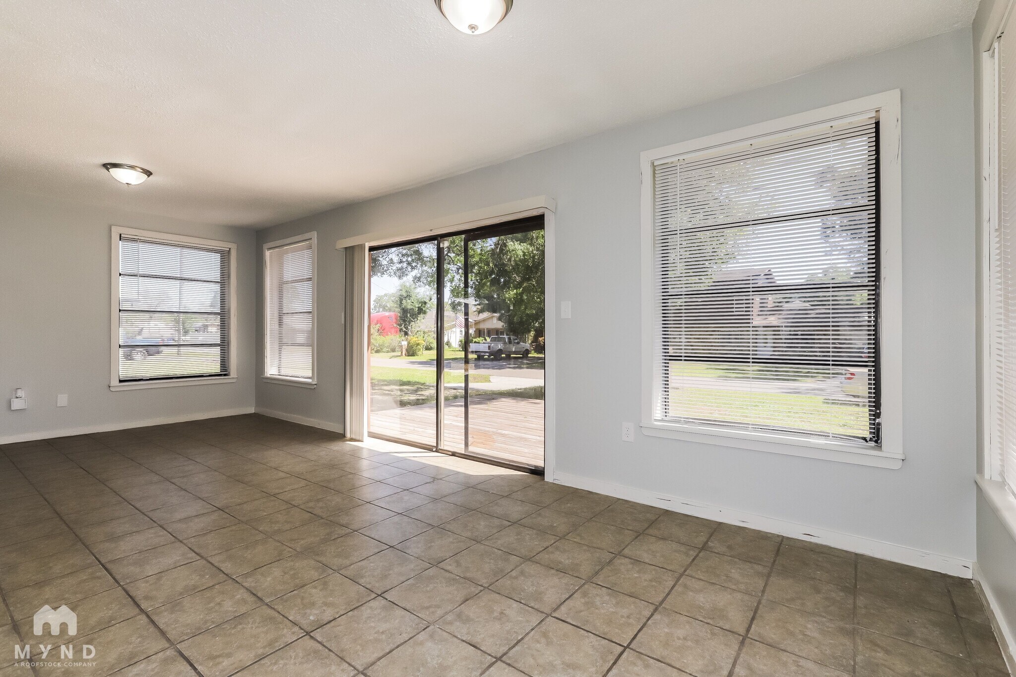 Building Photo - 6822 Oakdale Dr