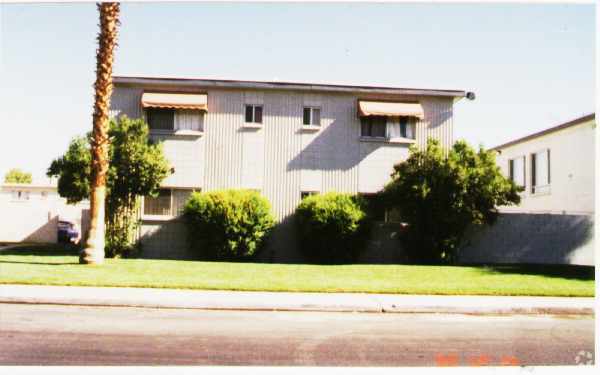 Building Photo - 2905 Elm Ave