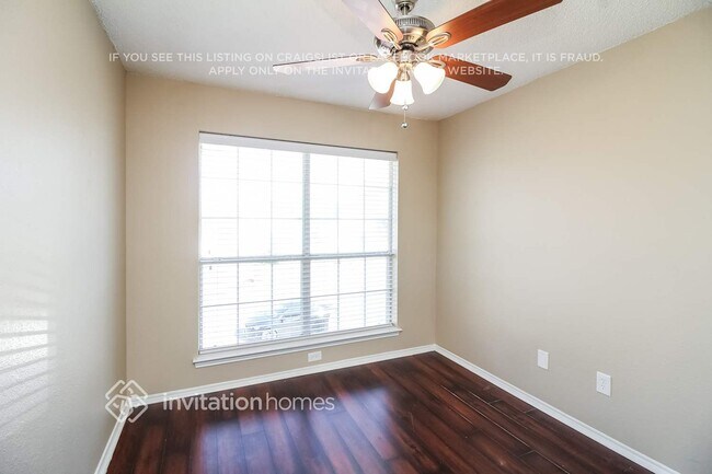 Building Photo - 2837 Perrine Pl