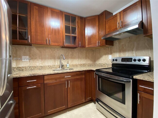 Building Photo - 11398 Royal Palm Blvd