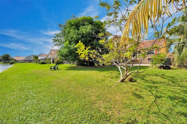 Building Photo - 18071 Clear Brook Cir