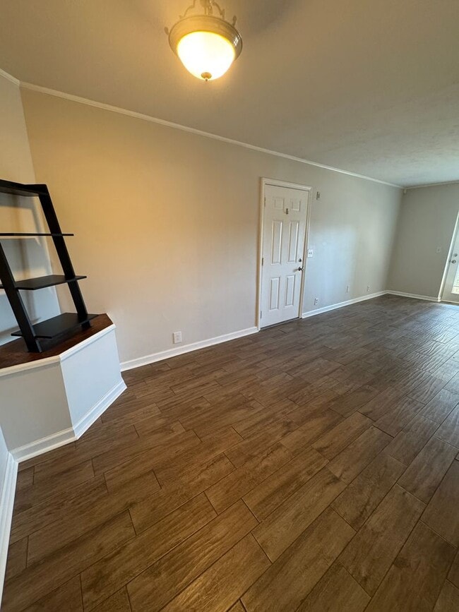 Building Photo - 420 Elysian Fields Rd