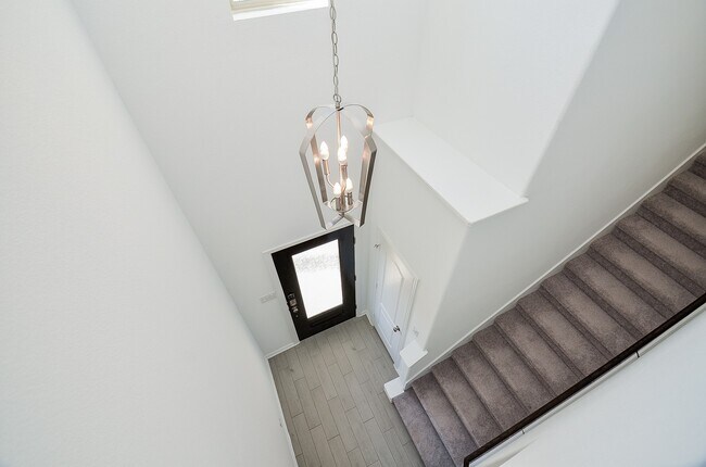 Building Photo - 7919 Royal Palm Dr