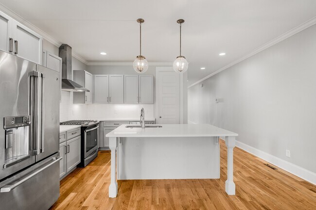 Building Photo - 4604A Michigan Ave