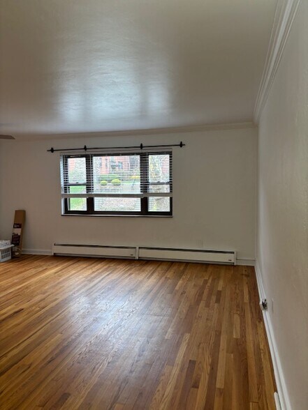 Building Photo - 5519 5th Ave