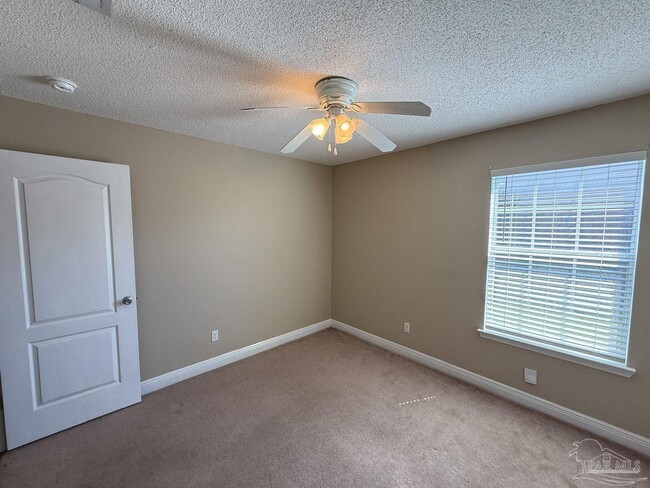 Building Photo - 1519 Sandcliff Dr