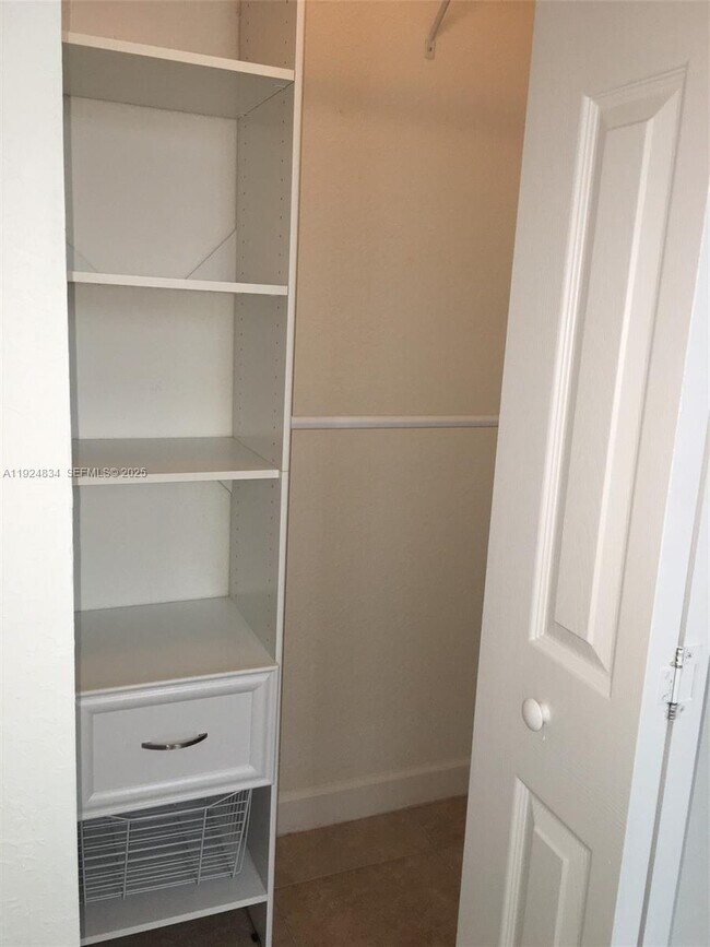 Building Photo - 7540 NW 114th Pl