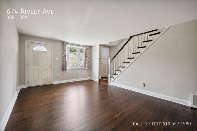 Building Photo - 674 Rively Ave
