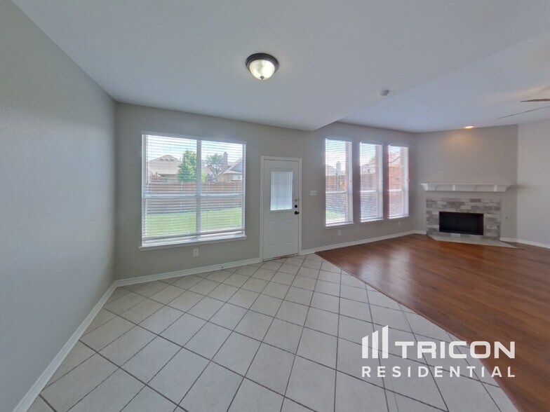 Building Photo - 1512 Autumnmist Dr
