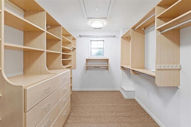 Building Photo - 3716 Gilbert St