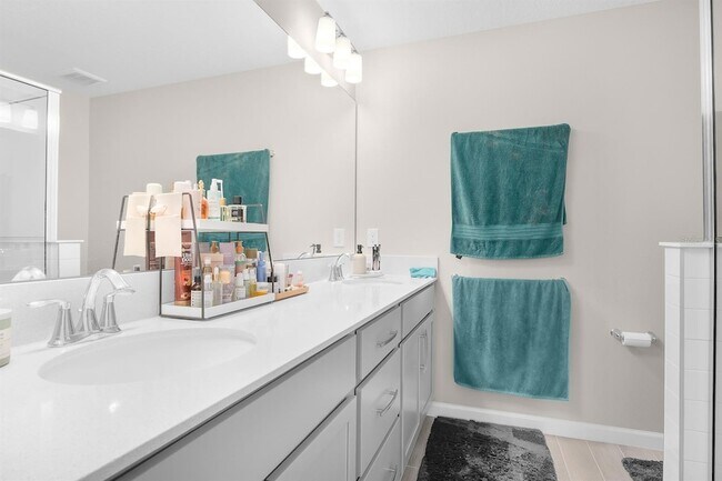 Building Photo - 5070 Rain Shadow Dr