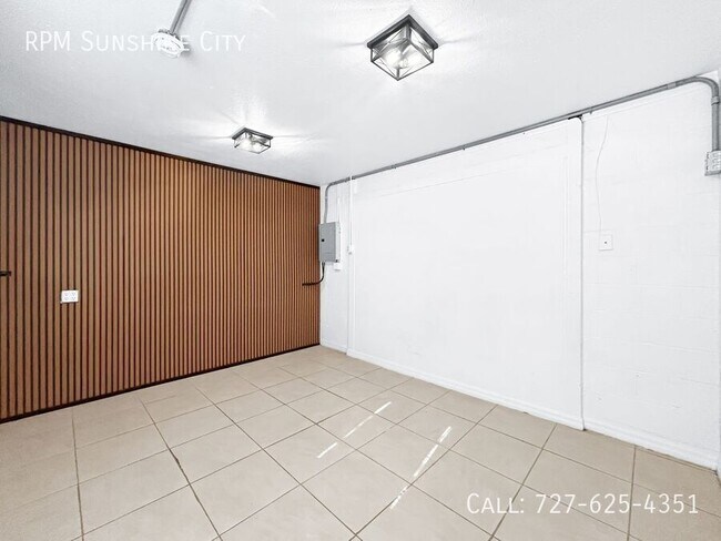 Building Photo - 3684 14th Ave SE