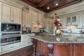 Building Photo - 675 Falls Lake Dr
