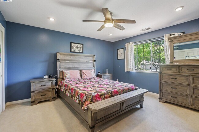 Building Photo - 3745 Deer Trail Ct