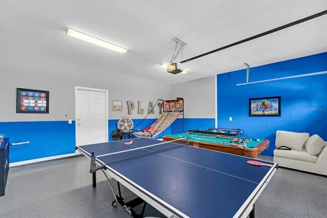 Building Photo - 8977 Rhodes St