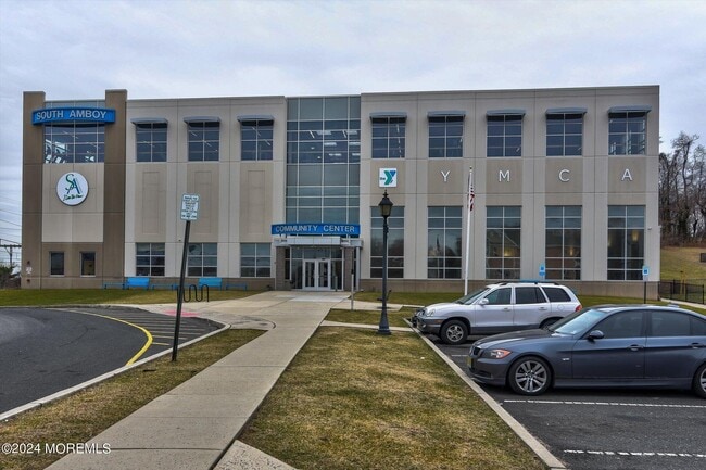 Building Photo - 5 Hilltop Ave