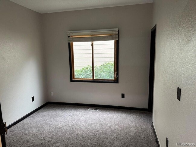 Building Photo - 9726 W 99th Pl