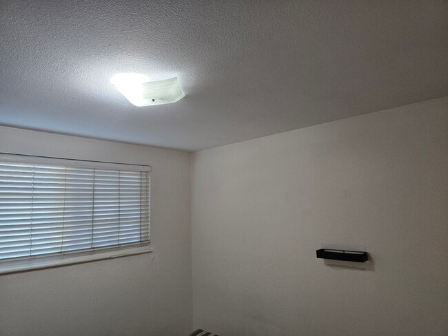 Building Photo - Rental in Anaheim
