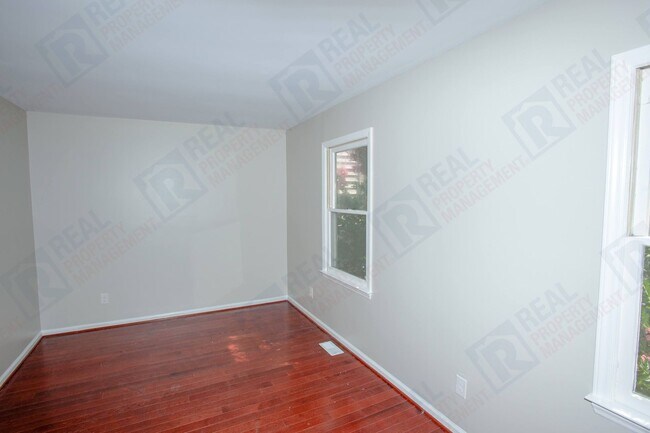 Building Photo - $1790 for Beautiful Durham Townhouse for Rent