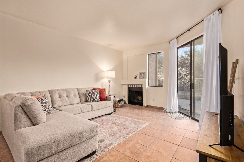 Building Photo - 5675 N Camino Esplendora